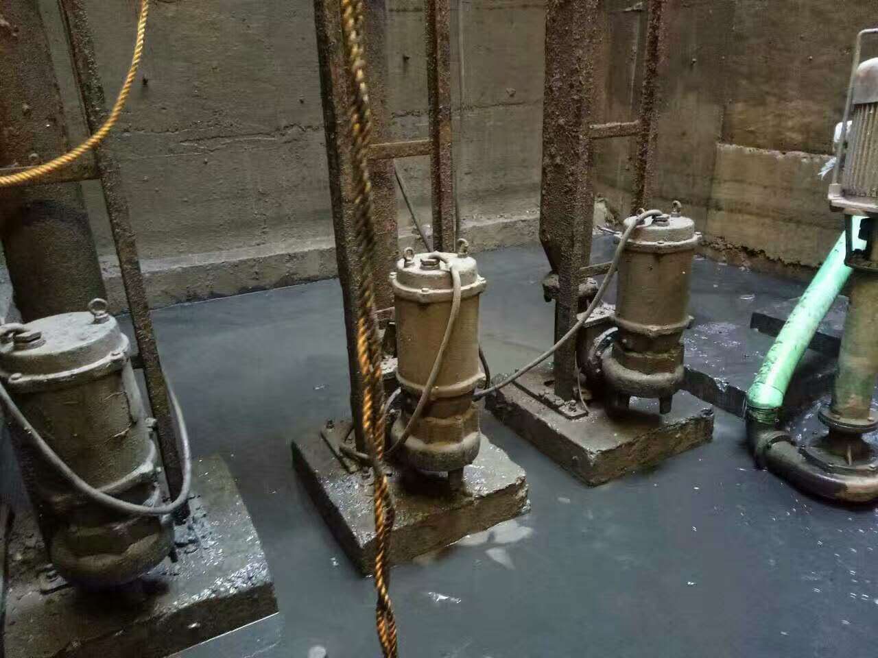 香洲污水池清理